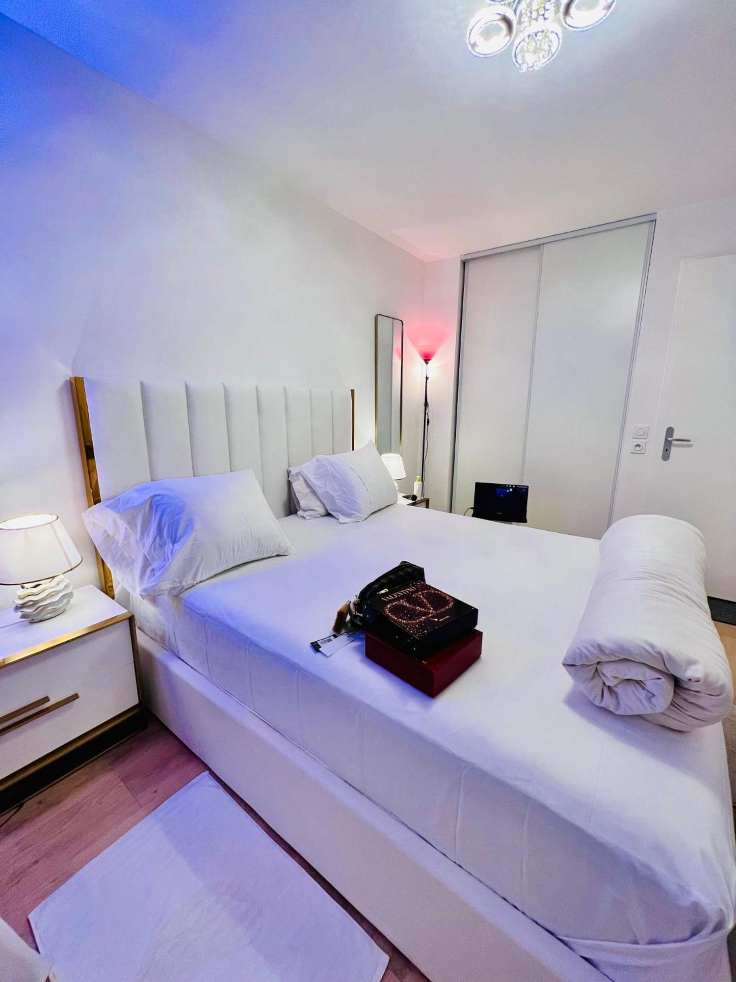 Les Residences De Djibril Le Blanc-Mesnil Kültér fotó